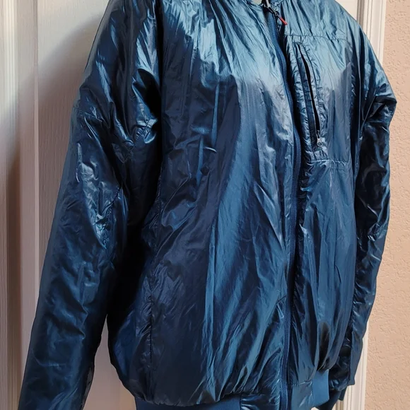 Get it before Winter! Cotopaxi Kusa reversable bomber insulated red and blue. - Picture 5 of 8